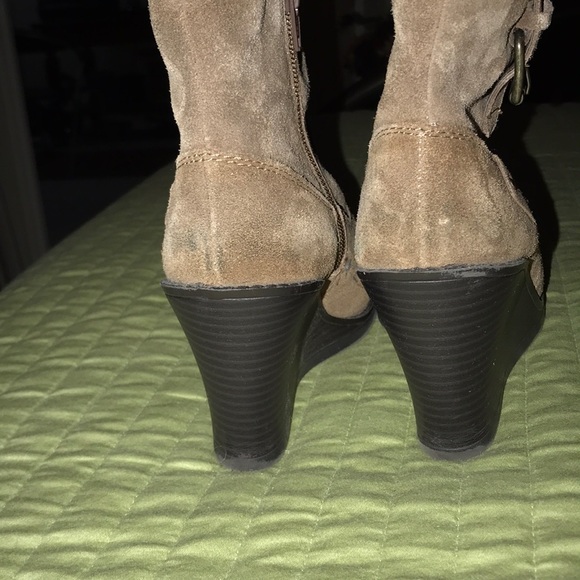 Liz & co suede booties - Picture 3 of 3